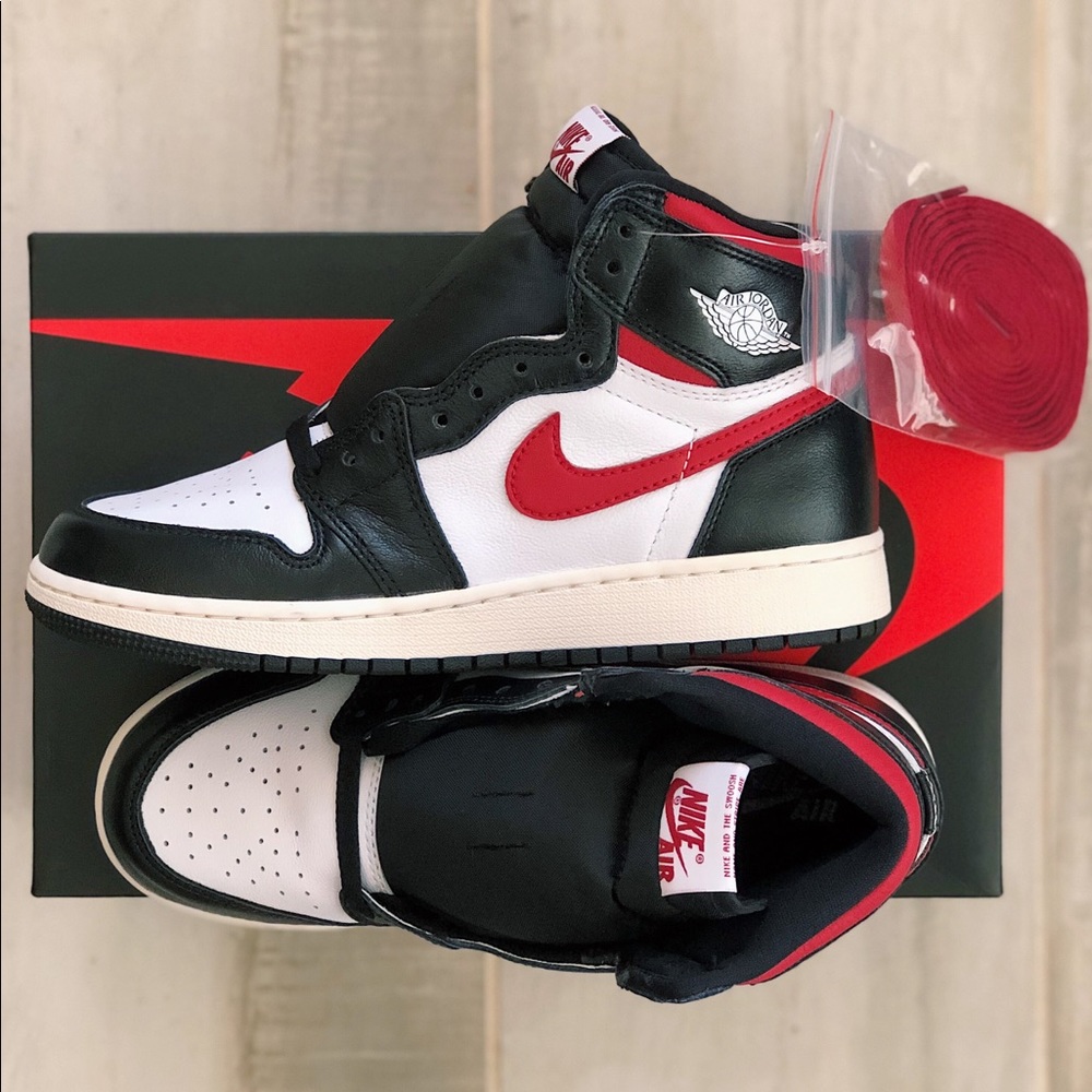 JORDAN 1 GYM RED 5.5Y